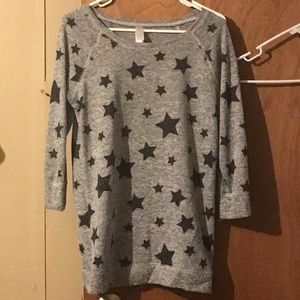 Long sleeve star shirt.